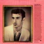 (Detr&aacute;s del LP) 